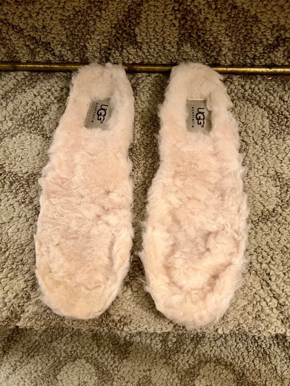 GUC Women's UGG Australia Maylin Sheepskin Boots Chestnut Brown Ivory US Size 9